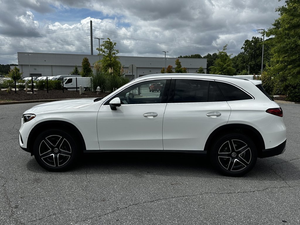 New 2026 Polar White Mercedes-Benz GLC 300 image 42
