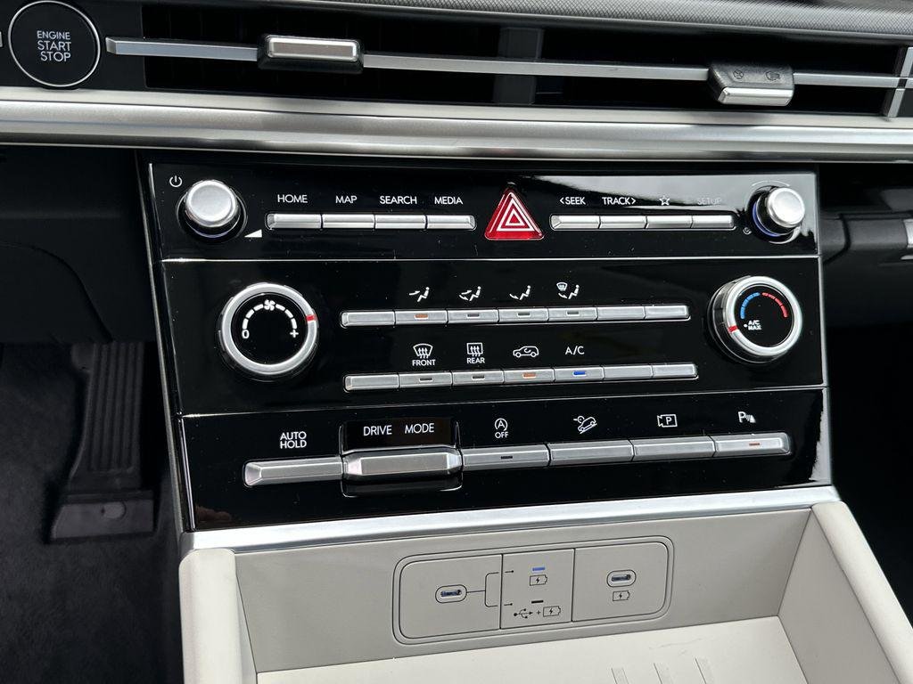 New 2026 Hampton Gray Hyundai SE FWD image 18