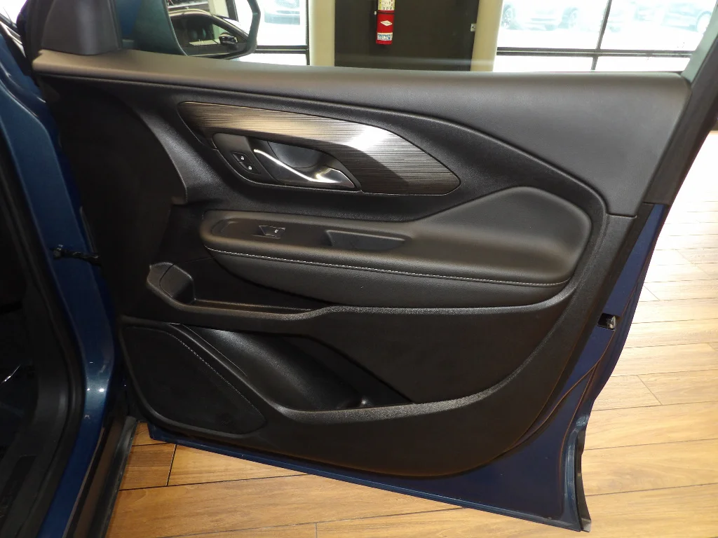 Used 2024 Downpour Metallic GMC SLE image 12