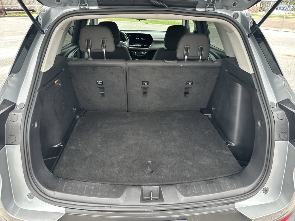 Used 2026 Sterling Gray Metallic Chevrolet LT image 31