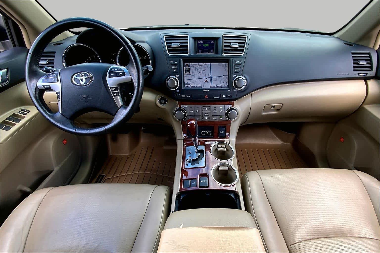 Used 2012 Blizzard Pearl Toyota Limited image 16
