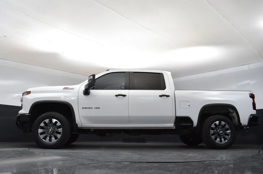 Used 2024 Summit White Chevrolet Custom image 31