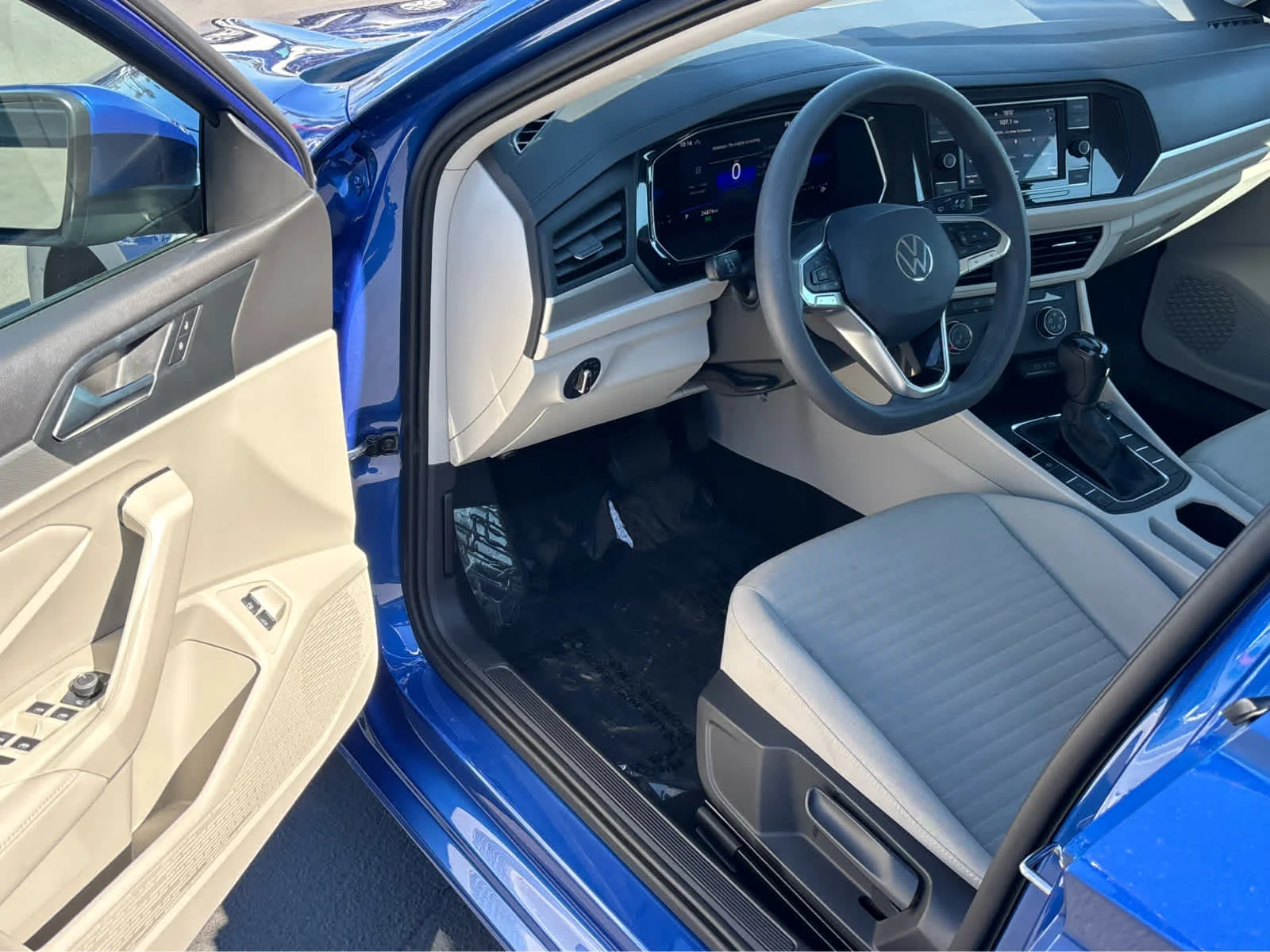 Certified Used 2023 Rising Blue Metallic Volkswagen S image 7