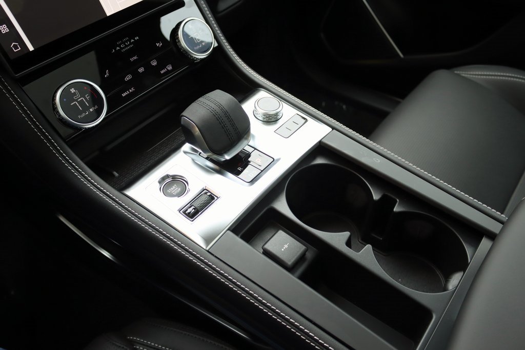 2026 JAGUAR F-PACE - Image 30