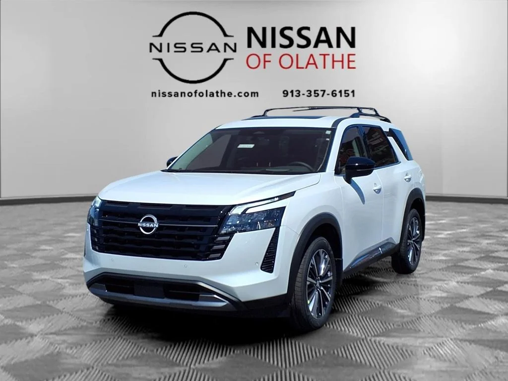 2026 Nissan Pathfinder Platinum 4WD's photo