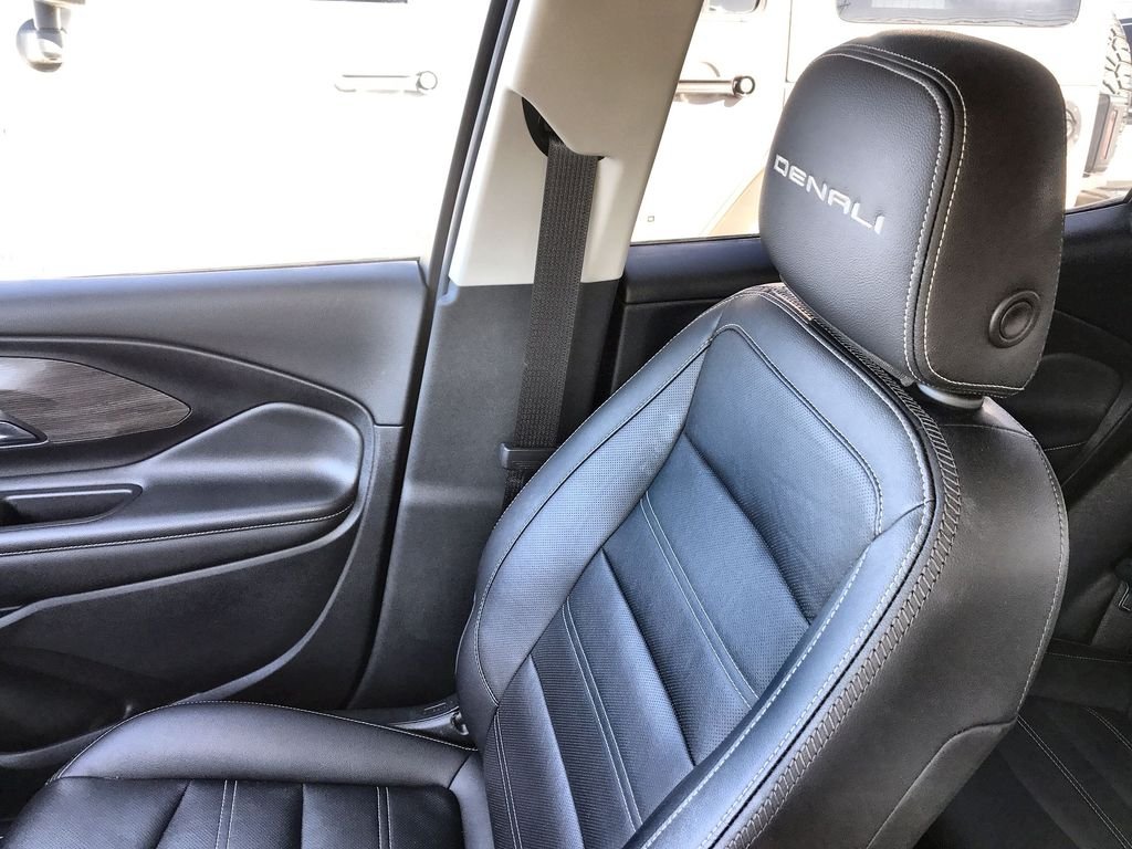 Used 2023 Silver GMC Denali image 24