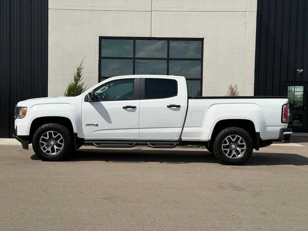 Used 2021 White GMC AT4 w/Leather image 2