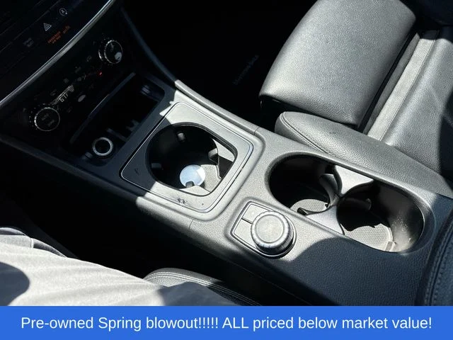 Used 2017  Mercedes-Benz GLA 250 image 28