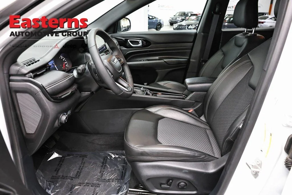 Certified Used 2023 White Jeep Latitude image 26