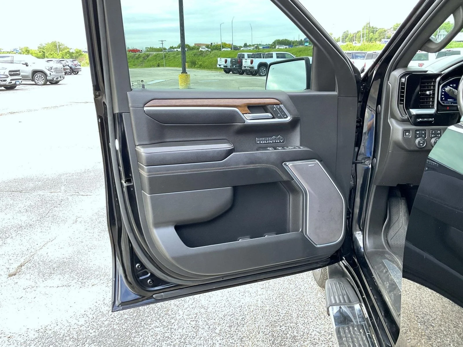 Used 2023 Black Chevrolet High Country image 9