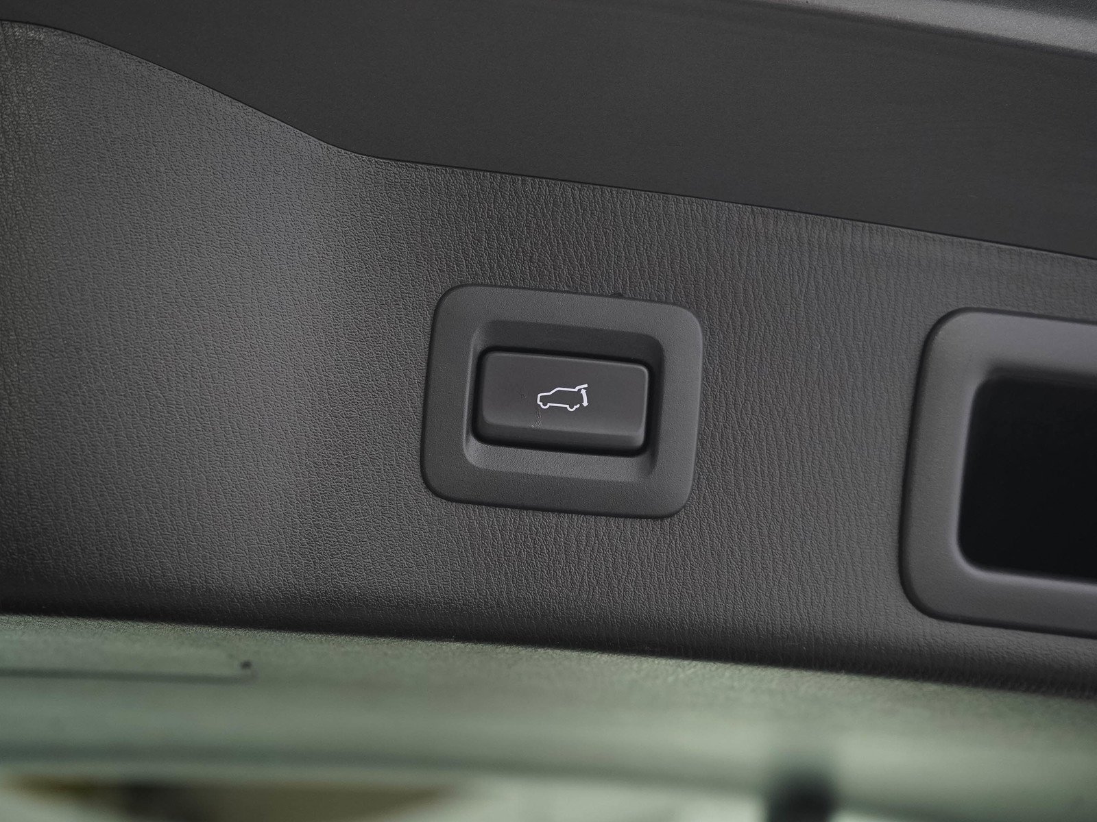 Used 2019 Machine Gray Metallic Mazda Grand Touring image 11