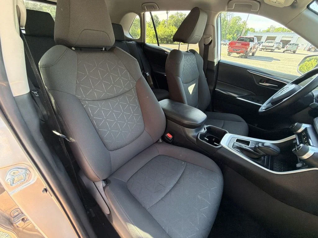 Used 2024 Silver Toyota XLE image 28