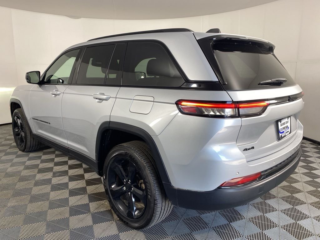 Used 2024 Silver Jeep Altitude X image 16
