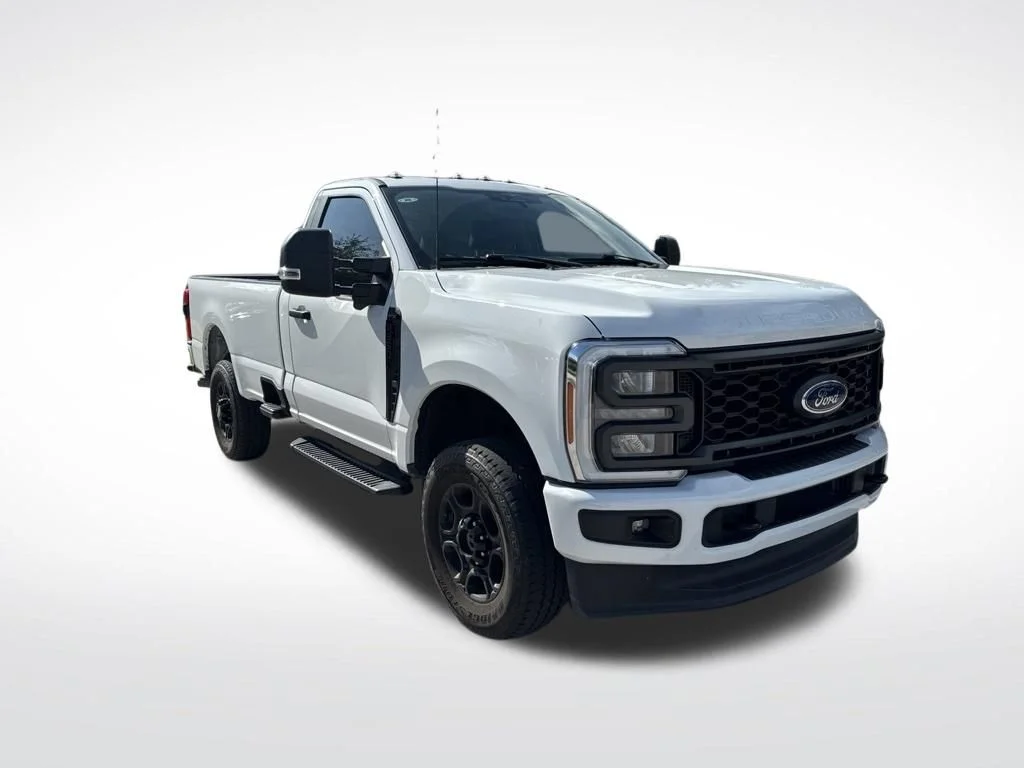 Used 2023 White Ford XL image 2