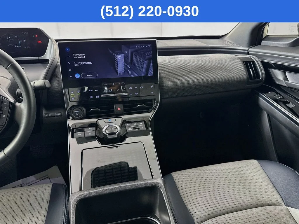 Used 2023 White Subaru Touring image 29