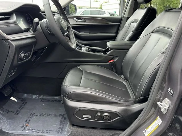Used 2023 Gray Jeep Limited image 14