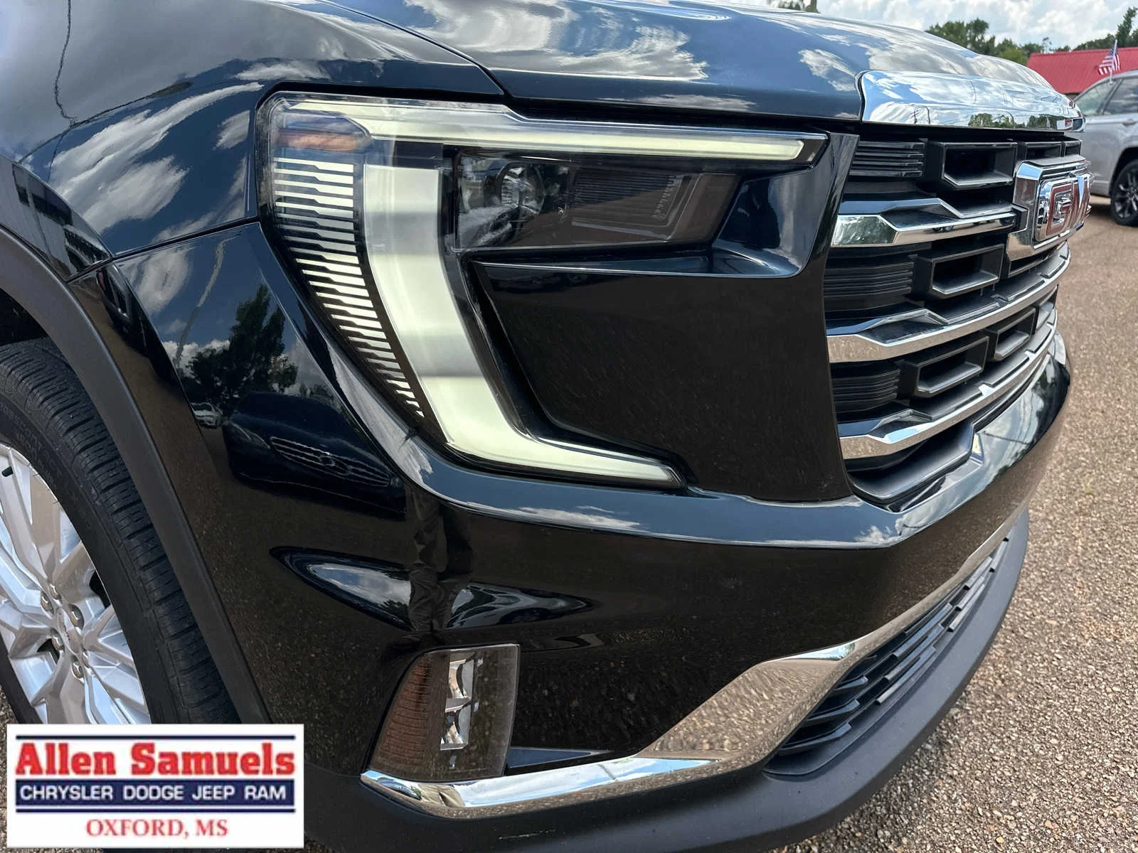 Used 2026 Ebony Twilight Metallic GMC FWD Elevation image 51