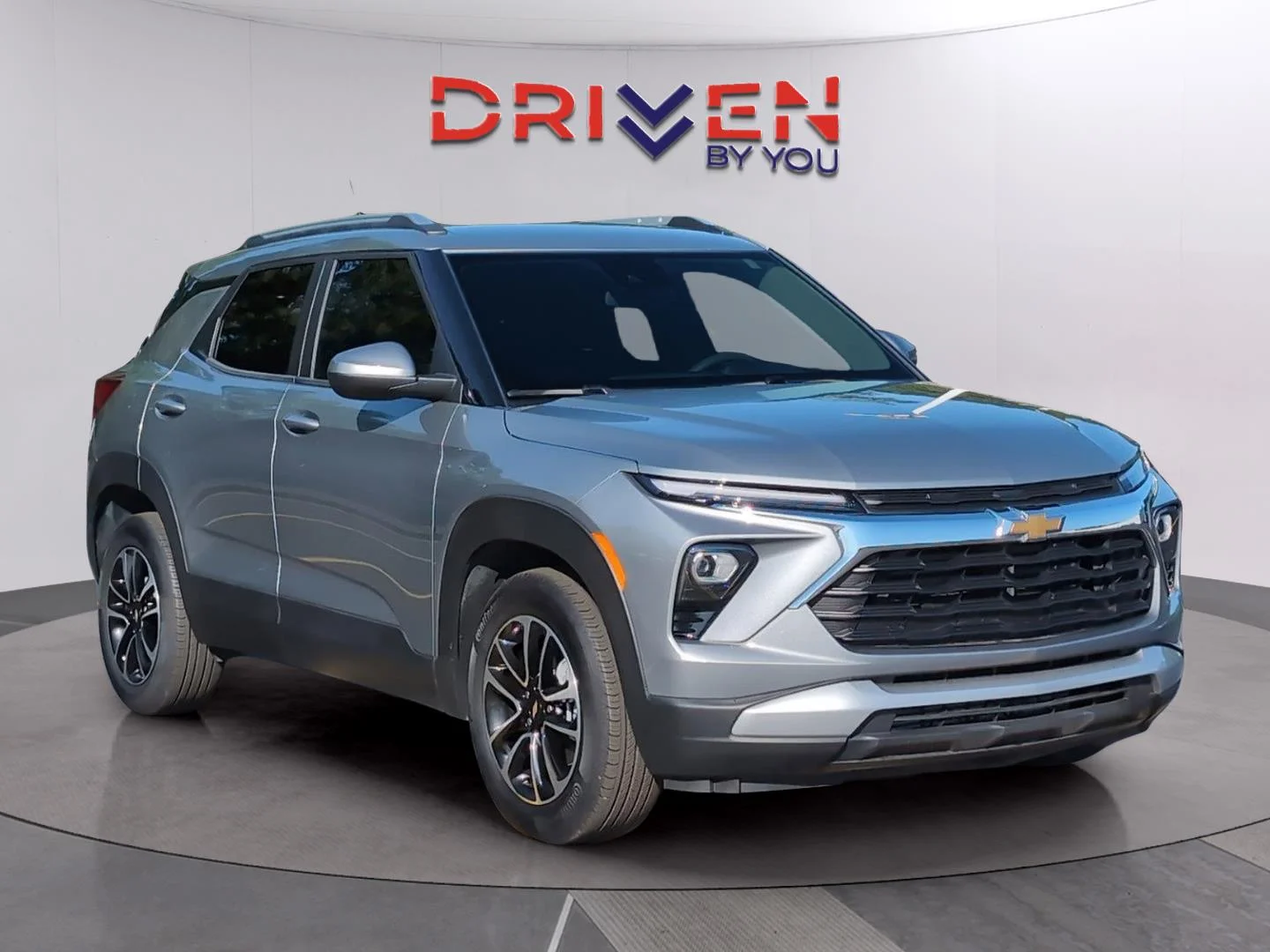 Used 2025 Sterling Gray Metallic Chevrolet LT image 7