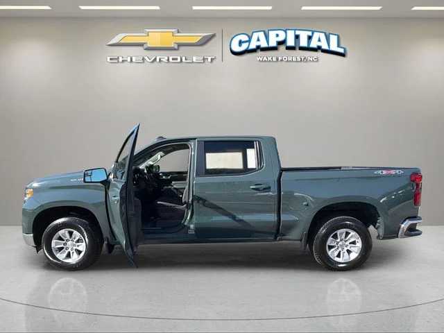 Used 2025 Gray Chevrolet LT image 9