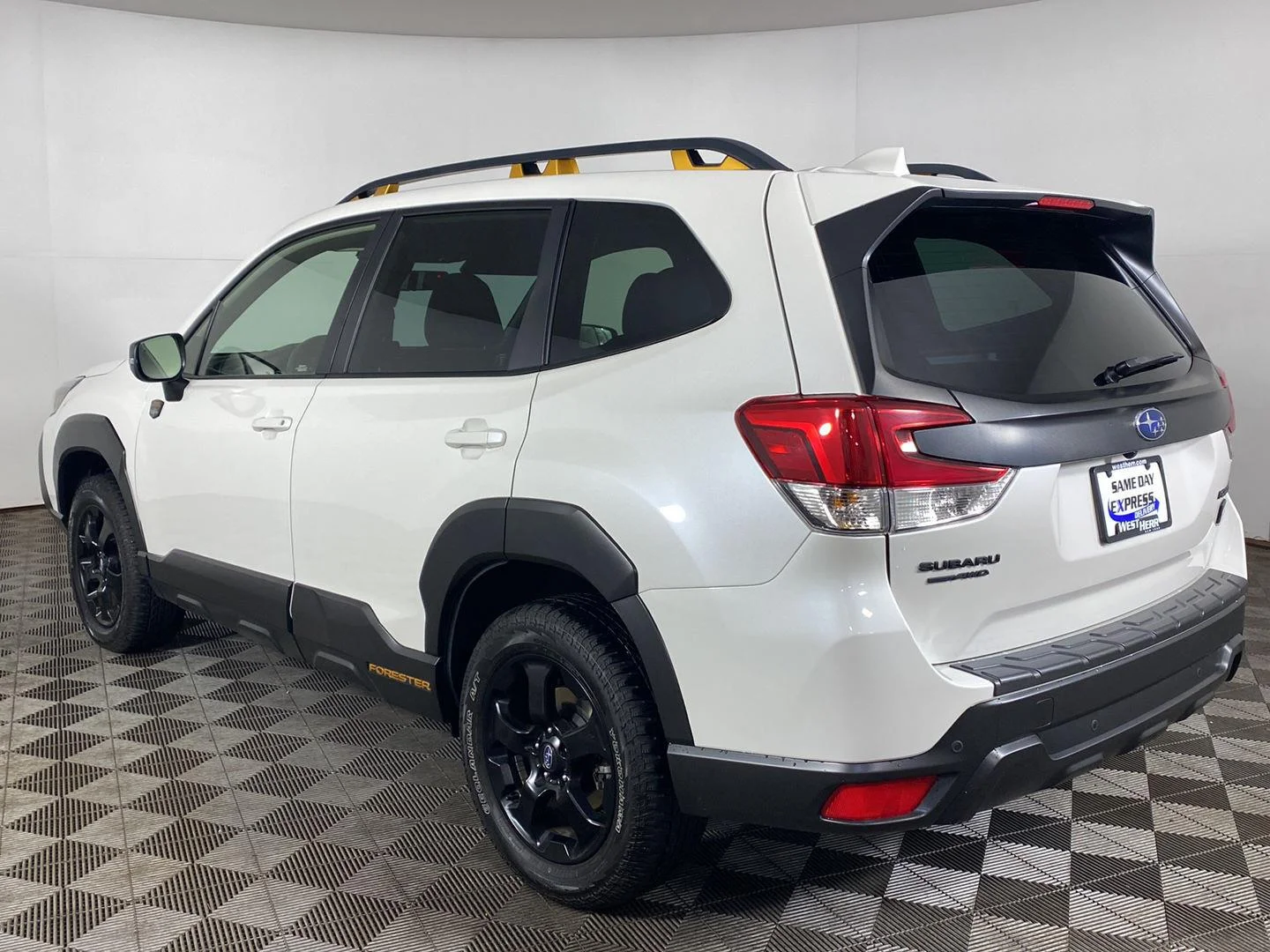 Used 2023 Crystal White Pearl Subaru Wilderness image 8