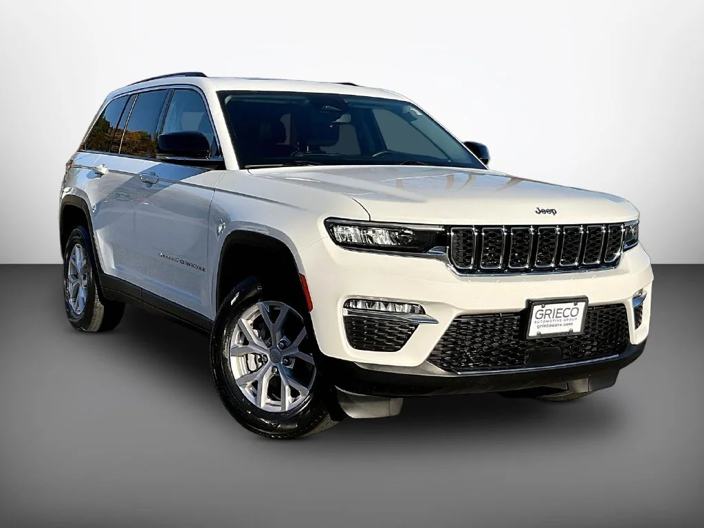 Used 2022 Bright White Clearcoat Jeep Limited image 1