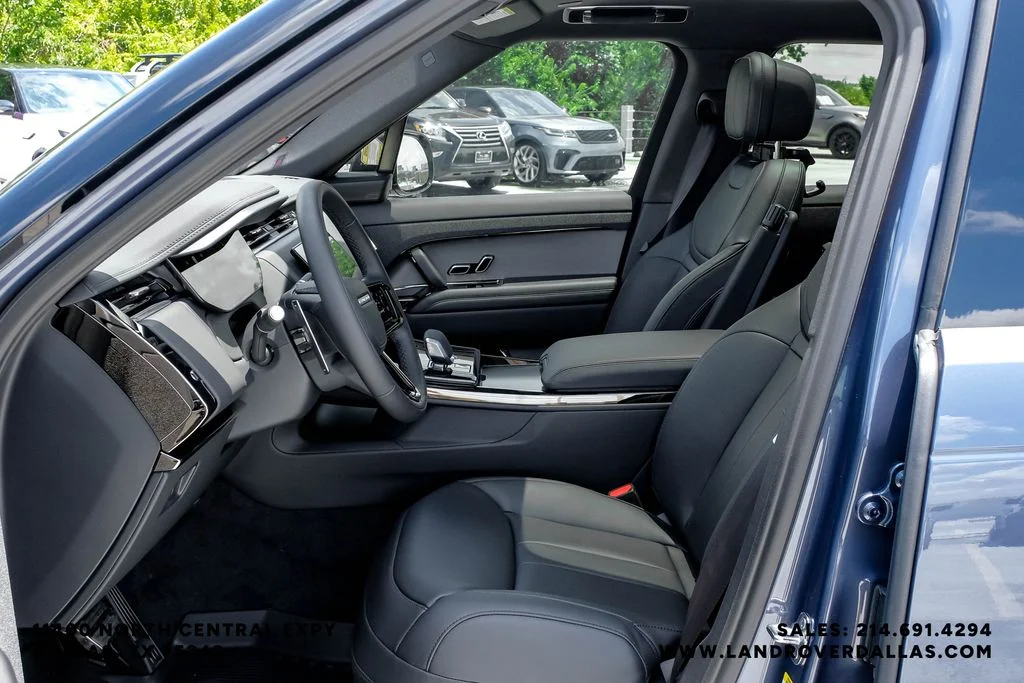 New 2026 Varesine Blue Metallic Land Rover Dynamic SE image 3