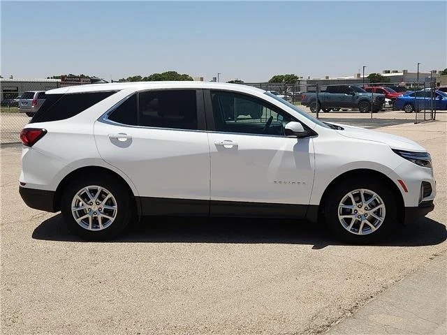 Used 2024 White Chevrolet LT w/1LT Front-Wheel Drive image 5
