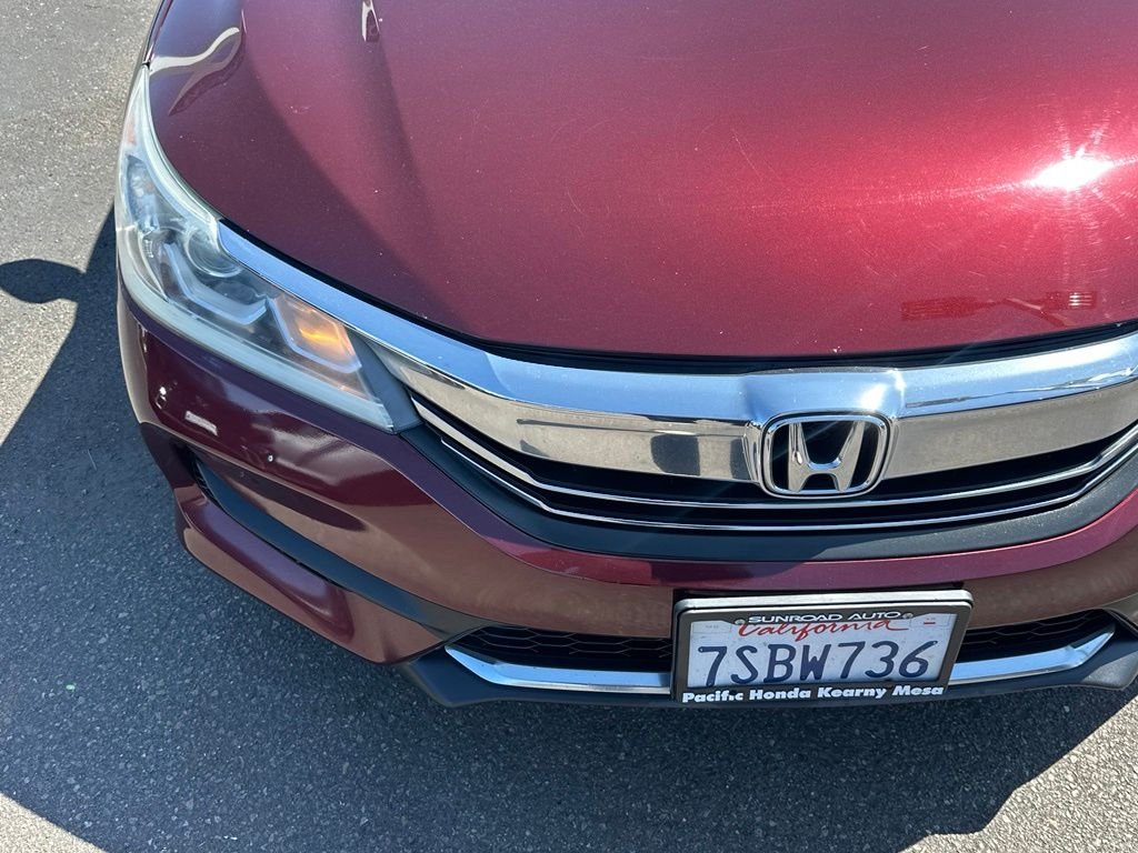 Used 2016 Basque Red Pearl II Honda LX image 4