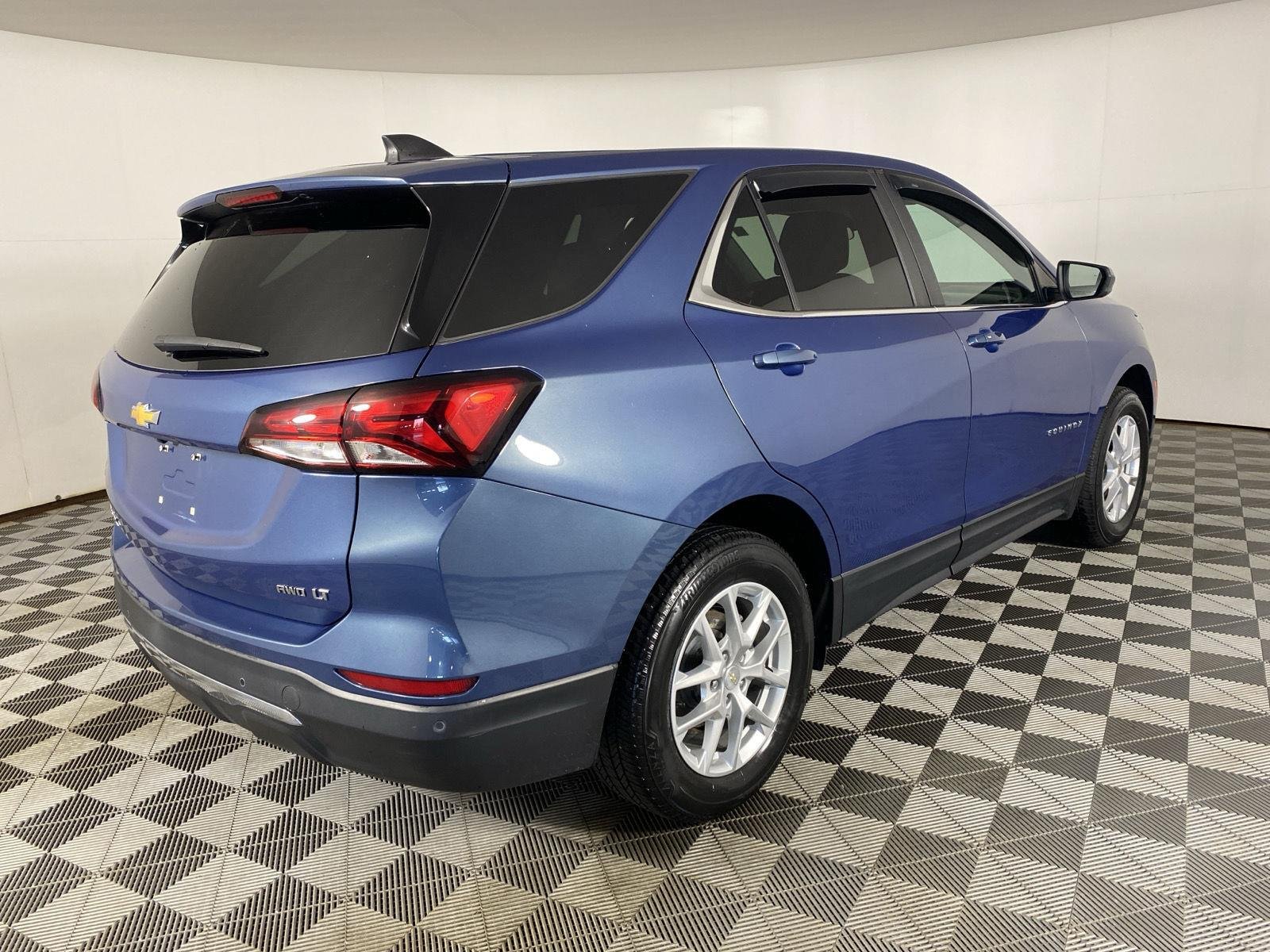Used 2024 Lakeshore Blue Metallic Chevrolet LT image 7