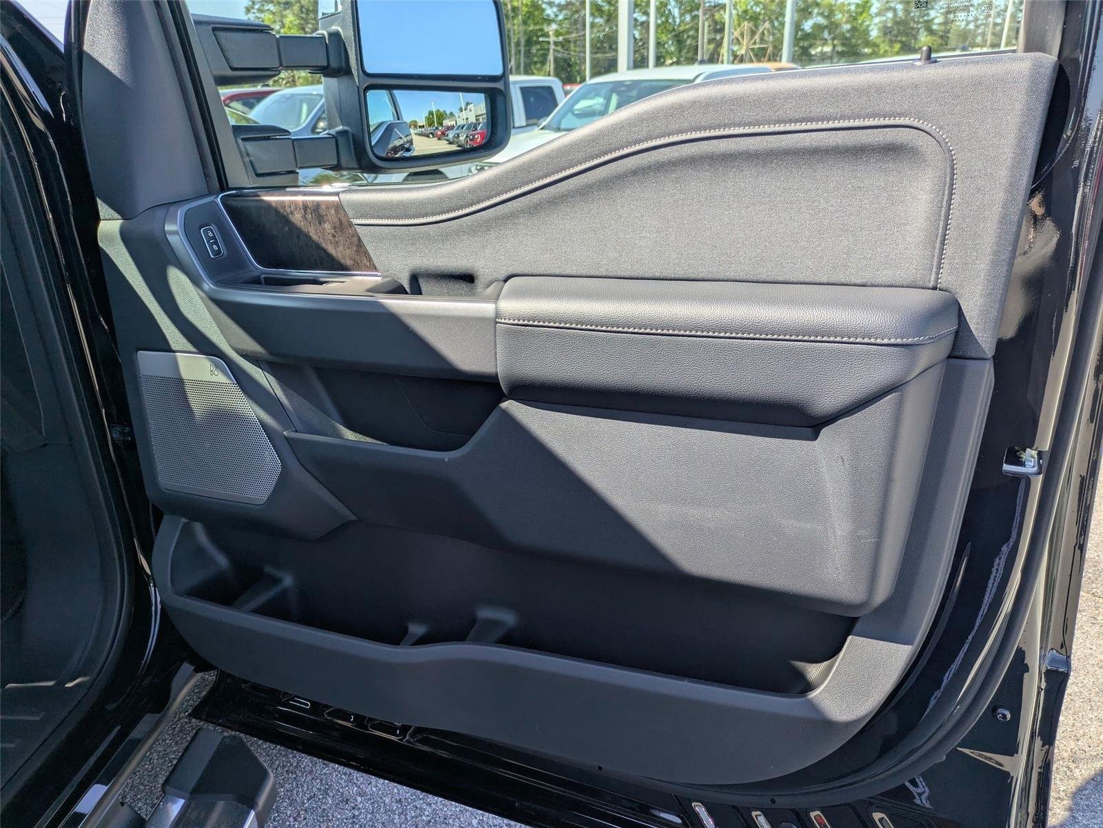 New 2026 Agate Black Metallic Ford F-250® Lariat® image 32