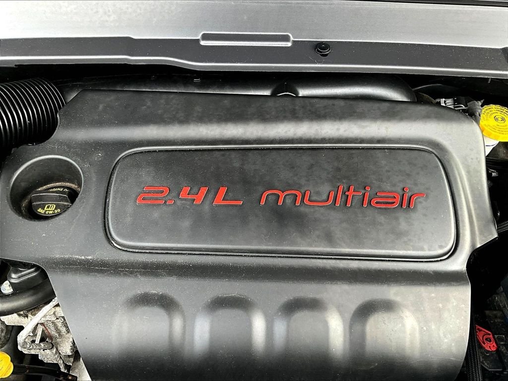 Used 2022 Gray Jeep Latitude image 32