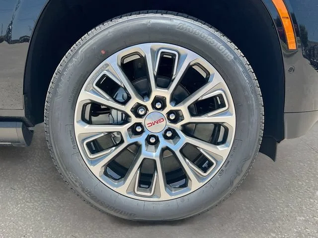 2026 GMC Yukon XL Denali - Photo 19