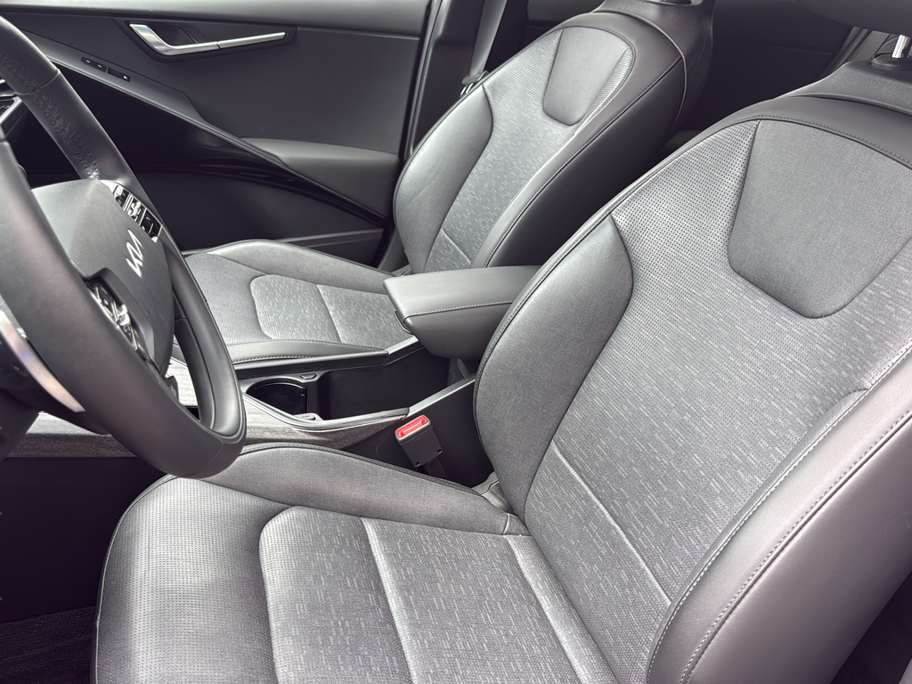 Used 2023 Blue Kia Wave image 18