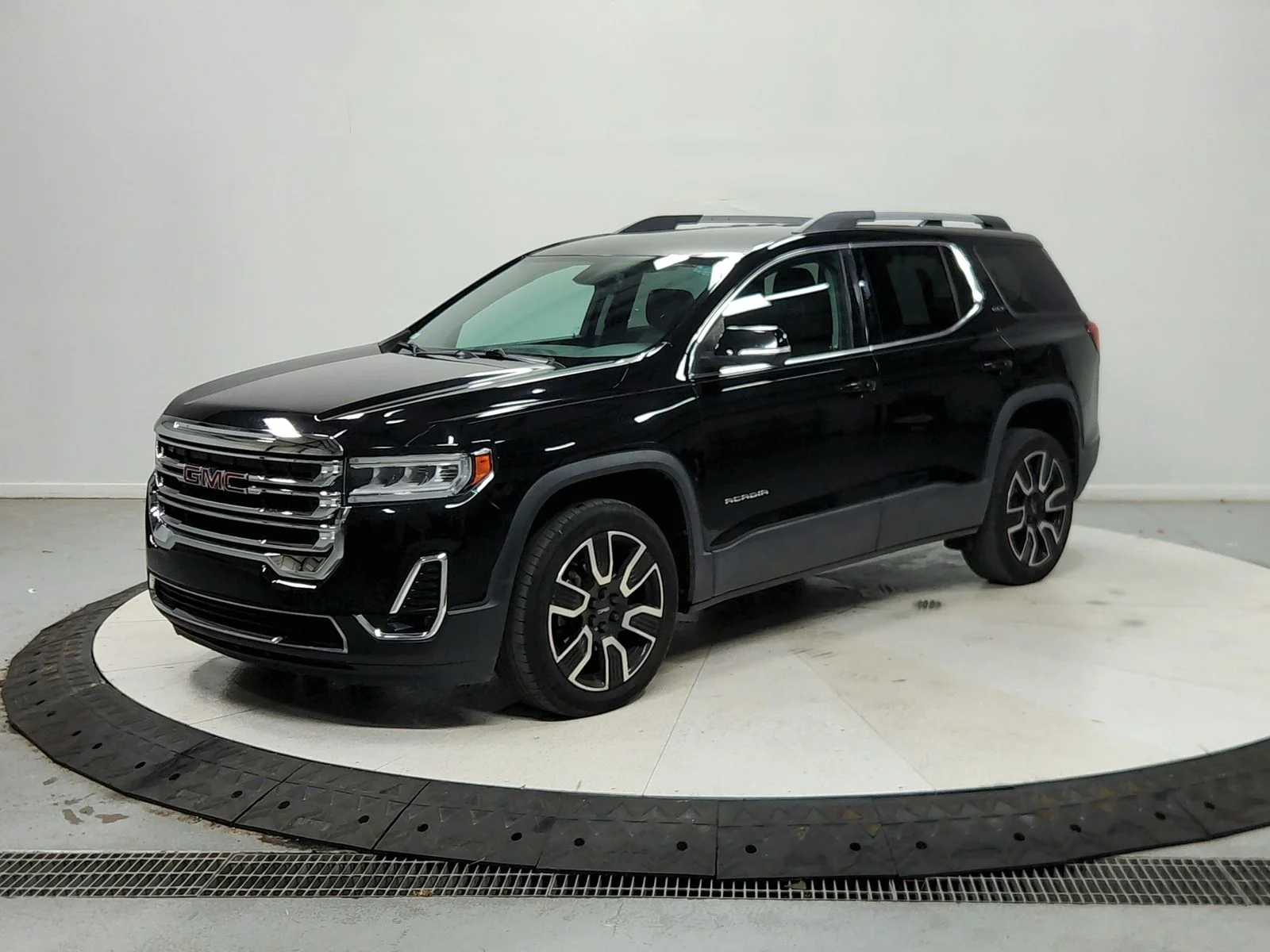 Used 2020 Ebony Twilight Metallic GMC SLT image 4
