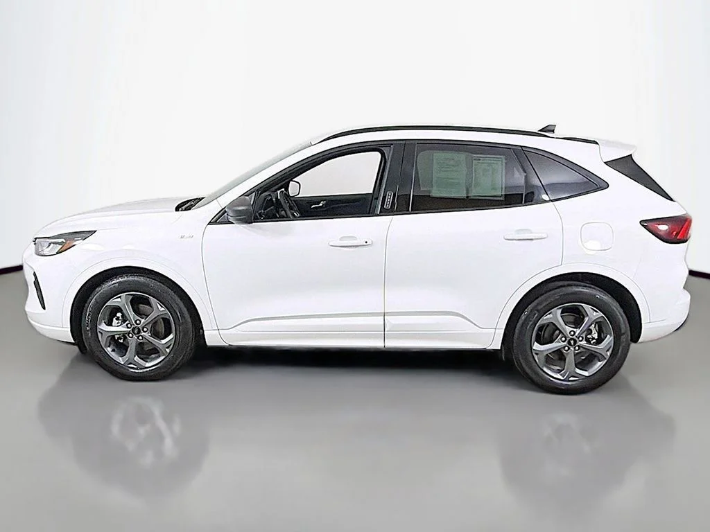 Certified Used 2023 Oxford White Ford ST-Line image 13