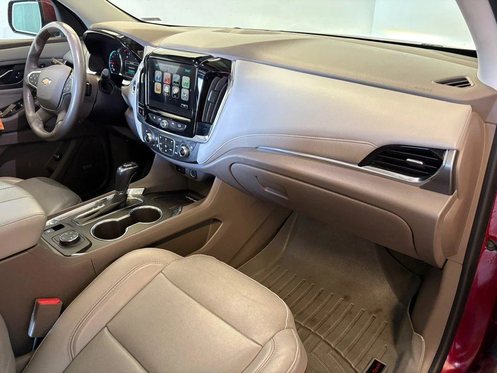 Used 2018 Cajun Red Tintcoat Chevrolet PREMIER image 20