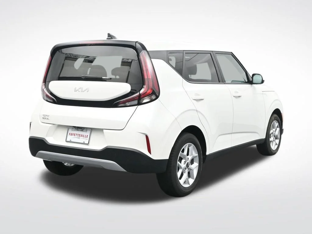 Used 2025 White Kia LX image 5