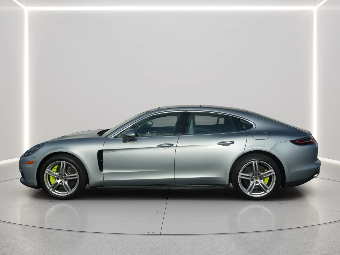 Used 2020 Dolomite Silver Metallic Porsche 4 E-Hybrid image 2