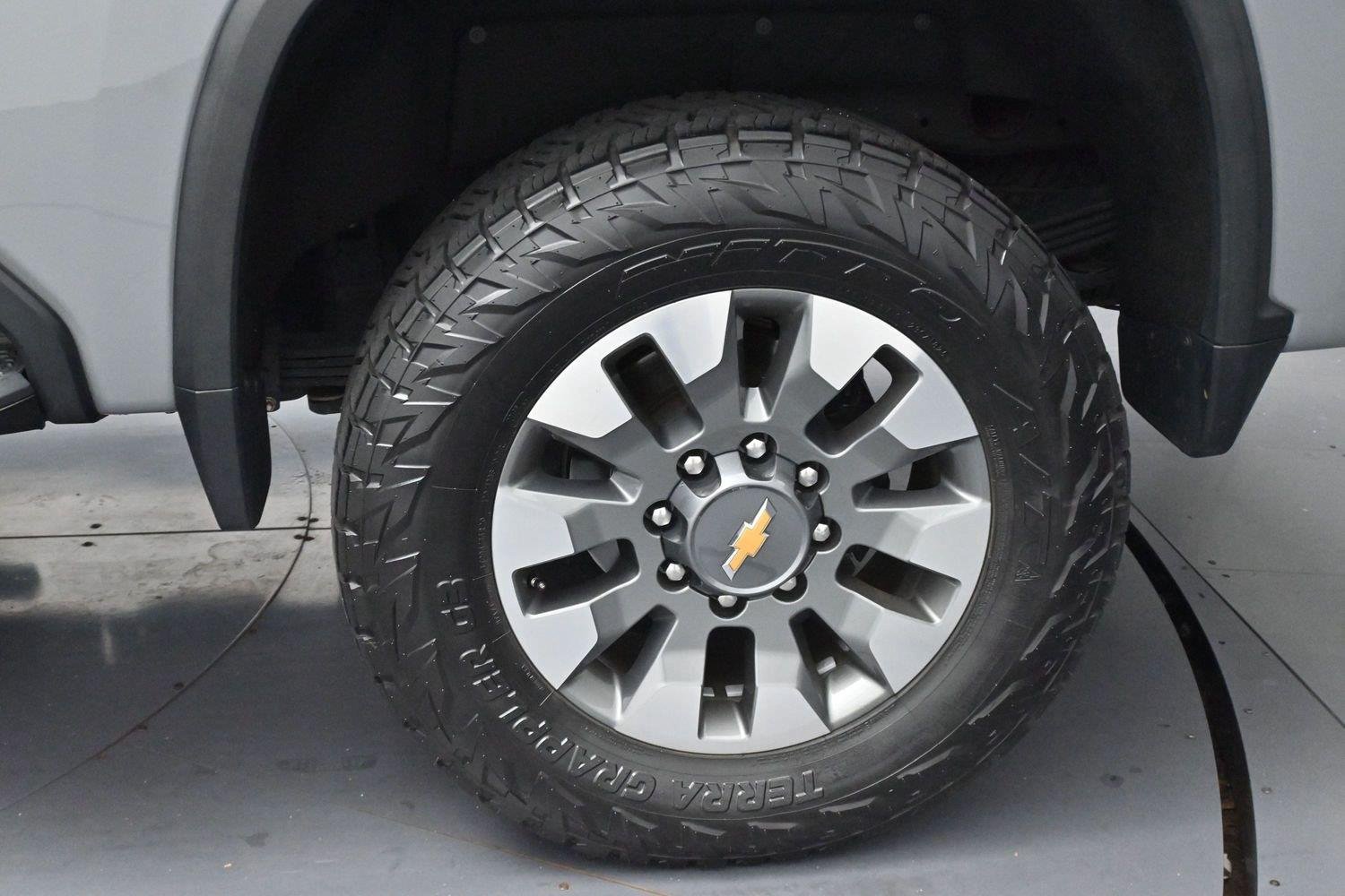 Used 2024 Slate Gray Metallic Chevrolet Custom image 33