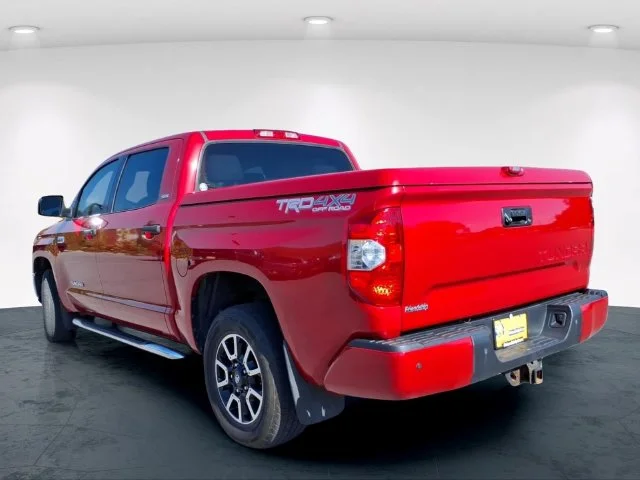 Used 2016 Red Toyota SR5 image 9