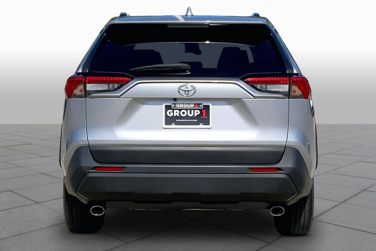 Used 2024 Silver Sky Metallic Toyota XLE Premium image 5