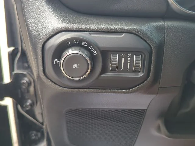 Used 2022 Black Jeep Unlimited Sahara High Altitude image 21