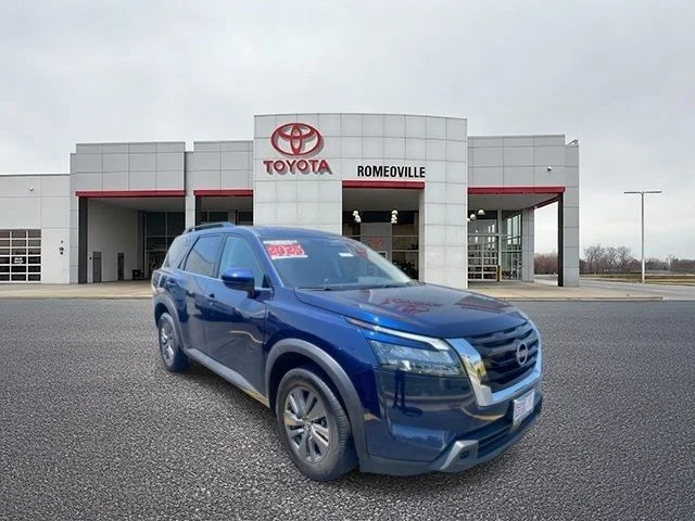 2025 Nissan Pathfinder SV