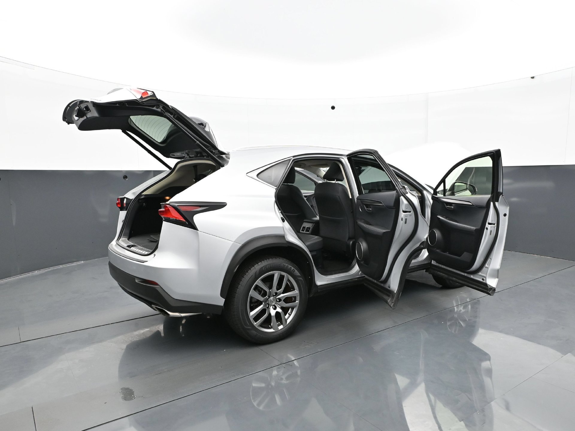 Used 2015 Silver Lexus 200t image 40