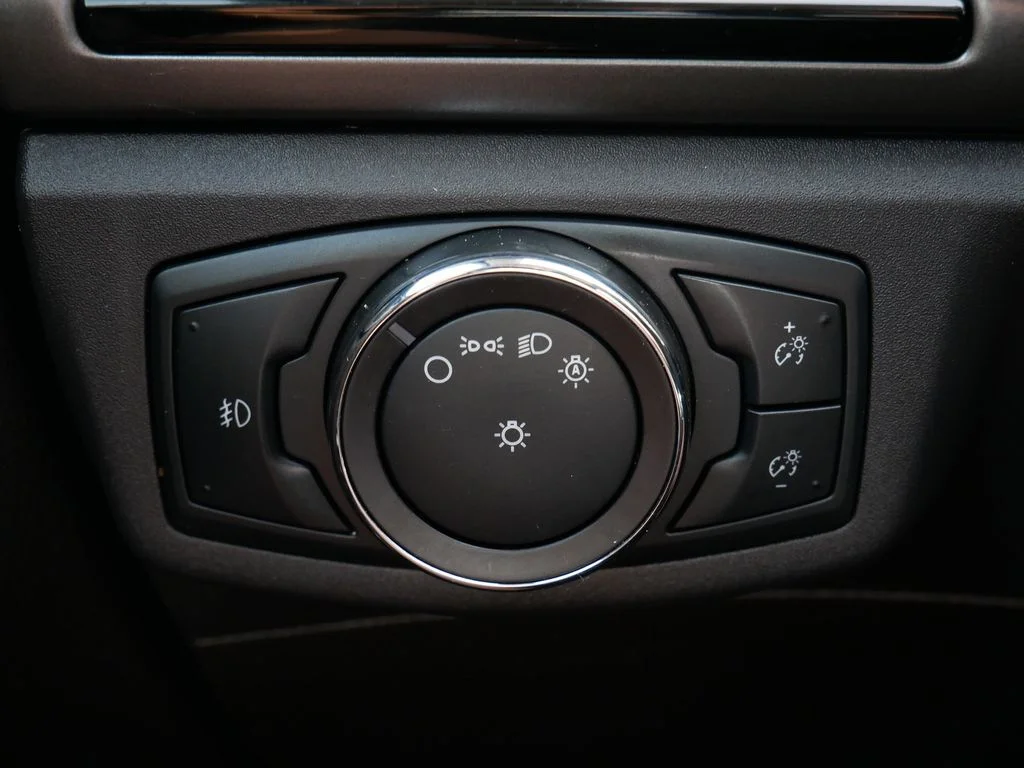 Used 2014 Silver Ford SE image 16