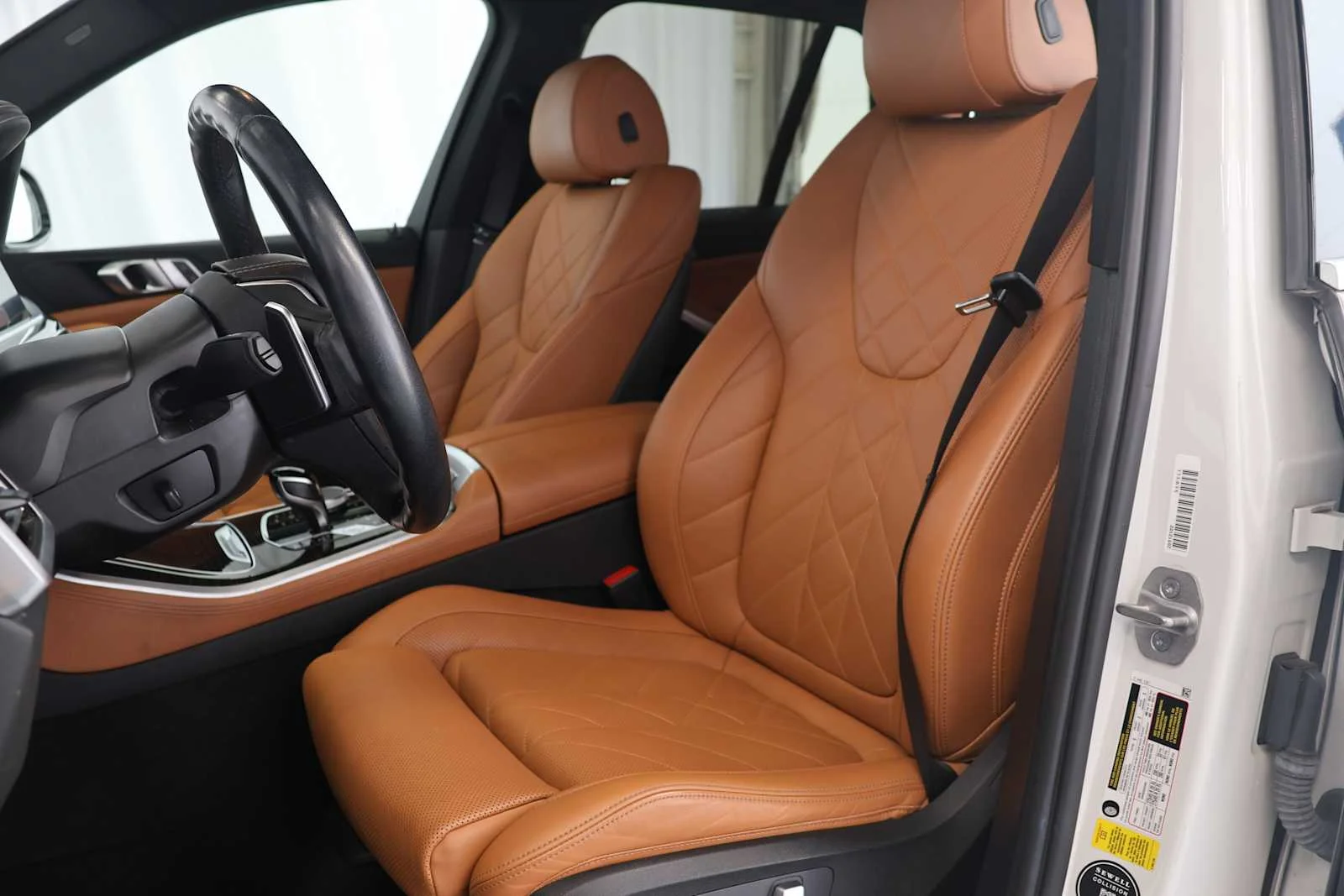 Used 2023 MINERAL WHITE BMW sDrive40i image 13