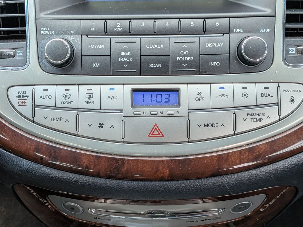 Used 2010 Gray Hyundai 3.8 image 19