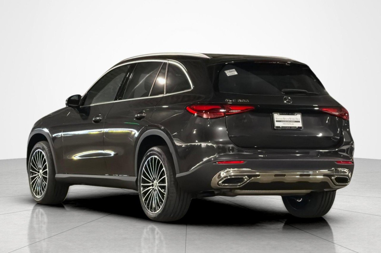 New 2027 Graphite Grey Metallic Mercedes-Benz GLC 300 SUV image 3