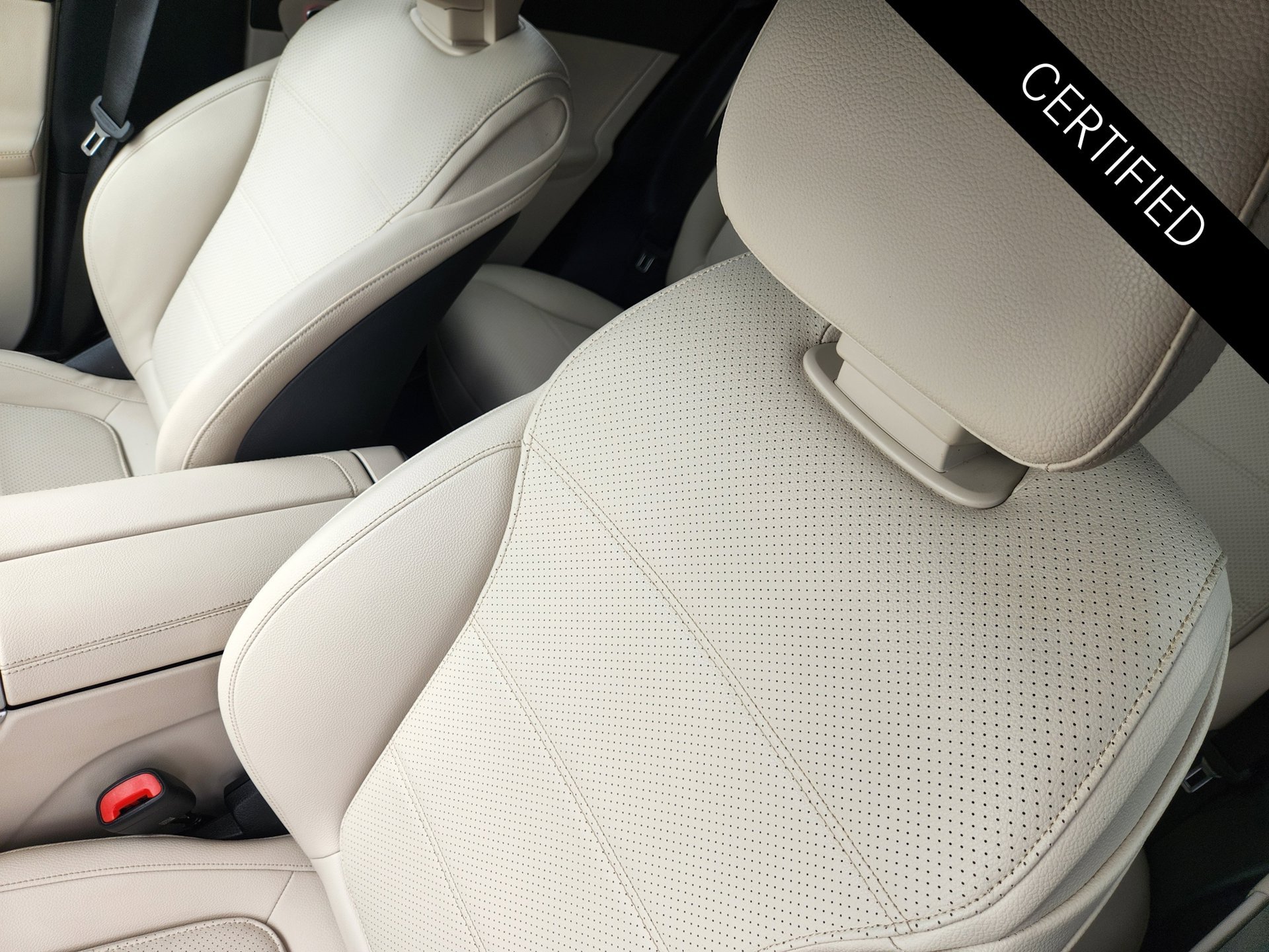 Certified Used 2023 Polar White Mercedes-Benz GLC 300 image 16