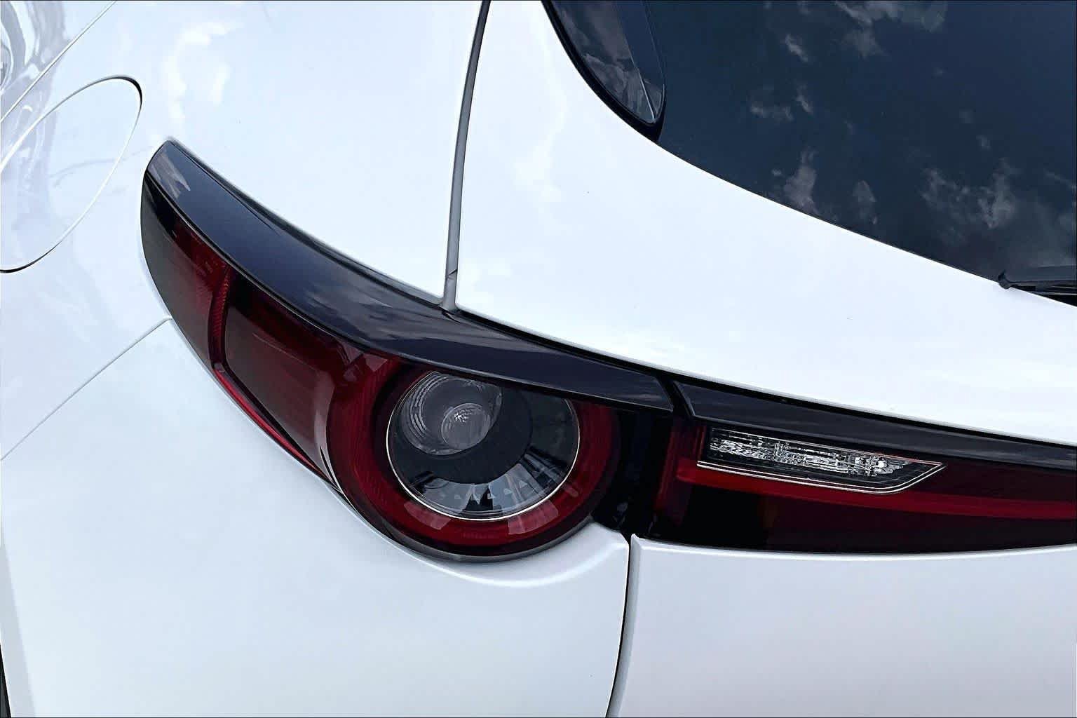 Used 2021 Snowflake White Pearl Mica Mazda Preferred image 28